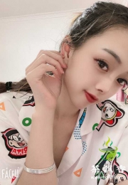 白云新人茜茜身高168