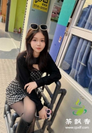 04年高颜值嫩妹毛少