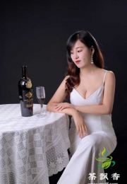 可爱热情大方多多