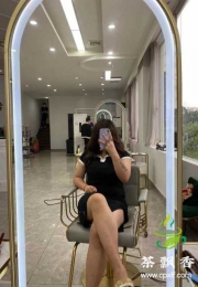 兼职巨乳小姐姐